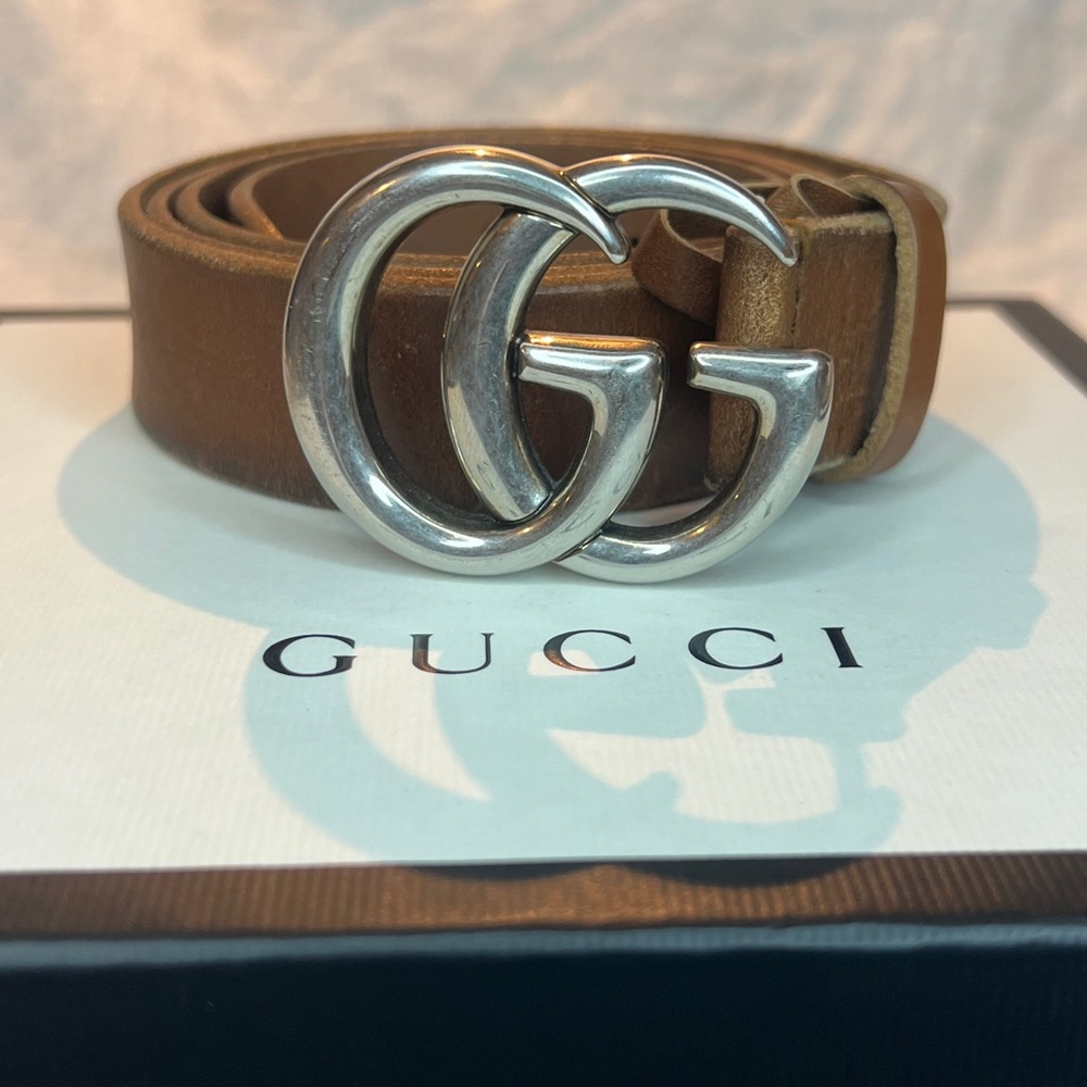 Gucci Authentic leather belt with silver Double
G buckle